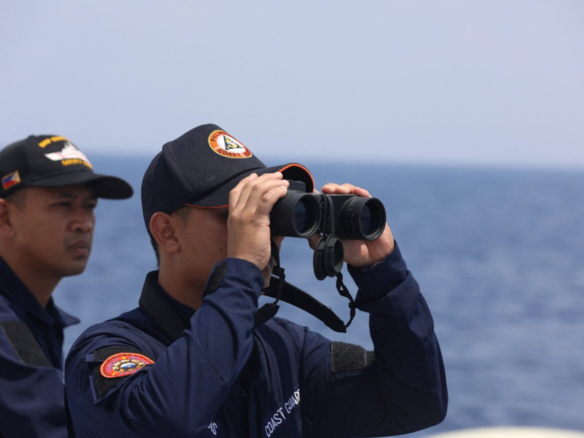 2023-10-06T060959Z_1402560819_RC2GL3AYU354_RTRMADP_3_SOUTHCHINASEA-PHILIPPINES-1706601319.jpg
