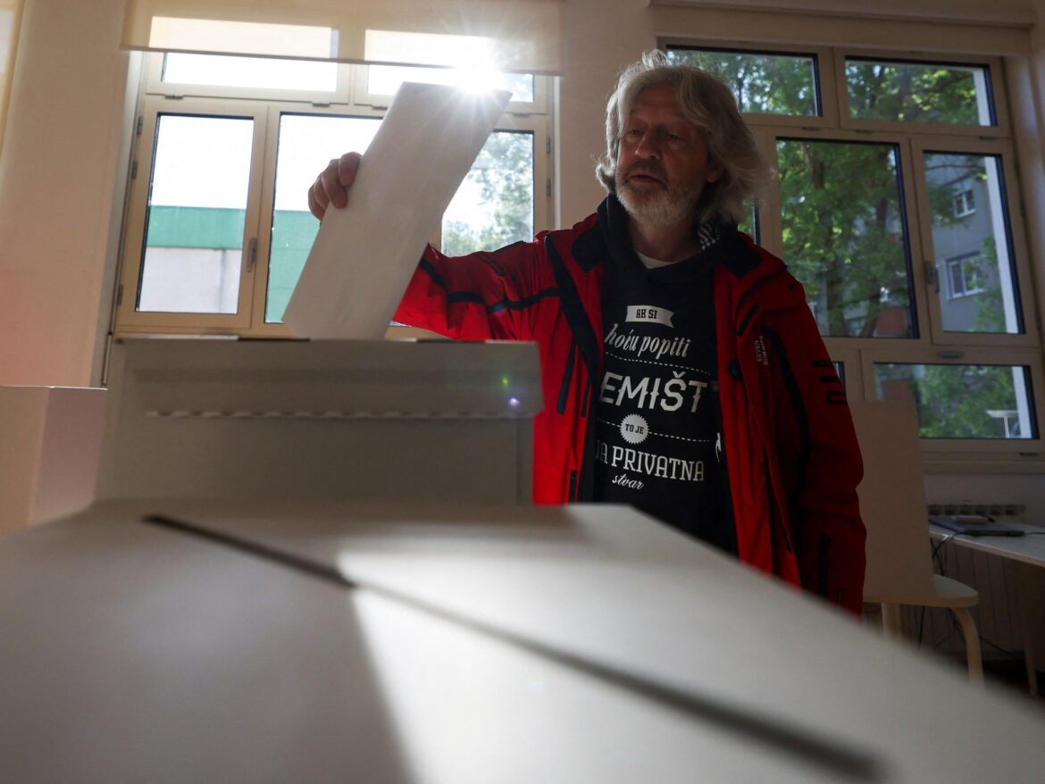 2024-04-17T070006Z_749571319_RC2787A8DIW6_RTRMADP_3_CROATIA-ELECTION-1713337357.jpg