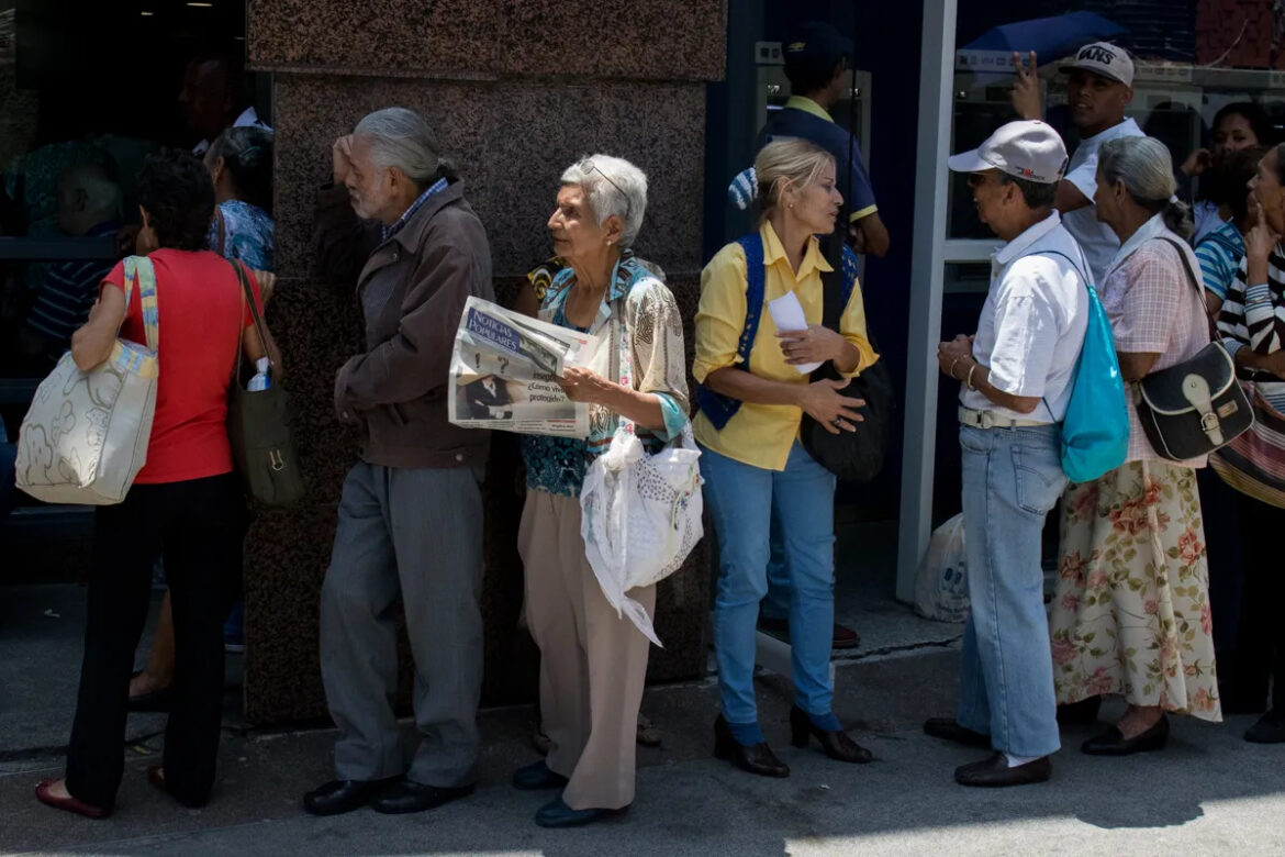 664e0cfd15c1c_asi-puedes-cobrar-hoy-los-1098-bolivares-del-bono-para-pensionados.jpg
