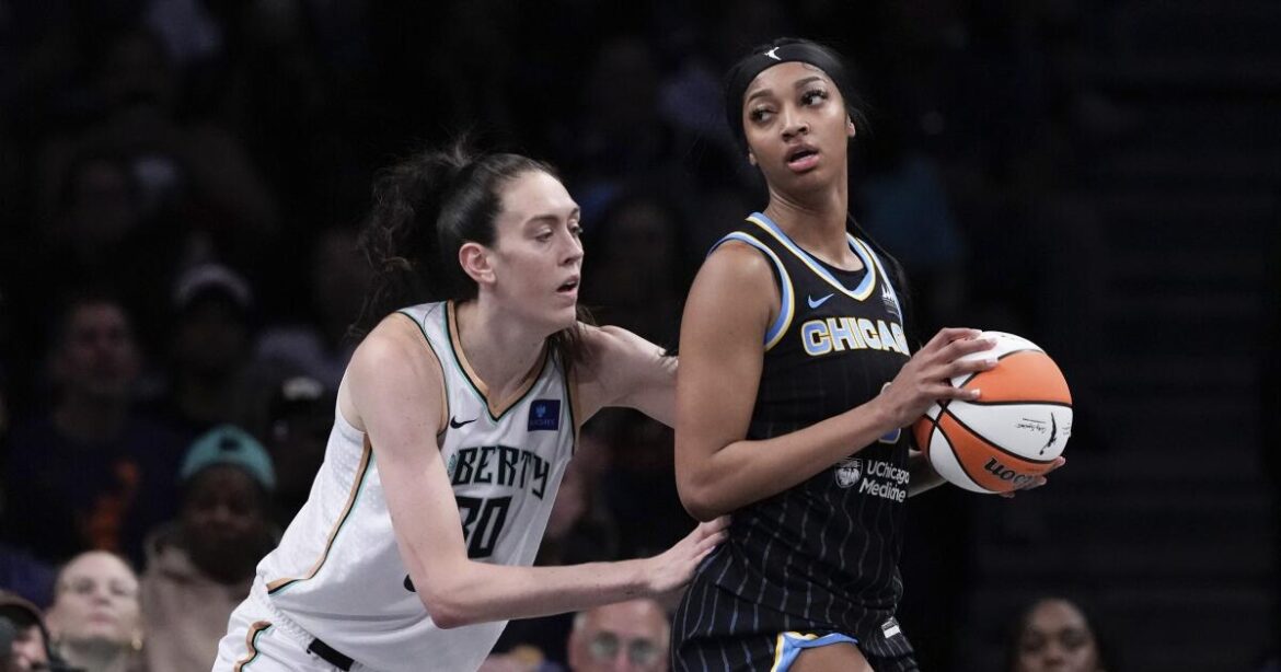 urlhttps3A2F2Fcalifornia-times-brightspot.s3.amazonaws.com2F422F8b2Fb561329c4a29819a8bbe7cccdf1b2Fsky-liberty-basketball-77775.jpg
