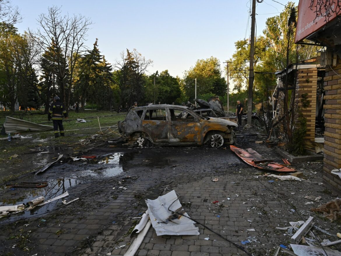 2024-06-29T190457Z_1231129227_RC24L8AAYQX9_RTRMADP_3_UKRAINE-CRISIS-ATTACK-VILNIANSK-1719729626.jpg