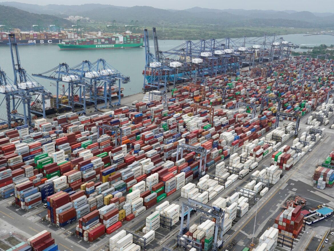 2025-02-02T001753Z_383967230_RC2WLCANSB8X_RTRMADP_3_USA-LATAM-PANAMA-CANAL-2-1738826174.jpg