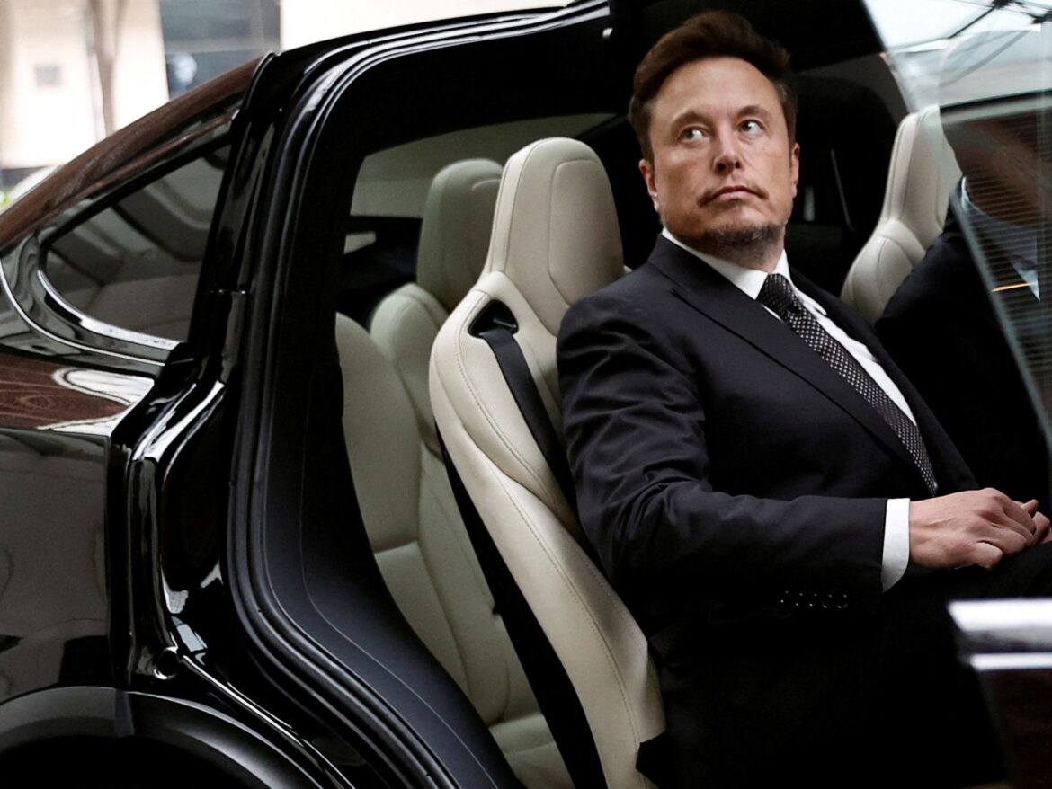 2025-06-11T112722Z_894737998_RC2C91ATRLD0_RTRMADP_3_TESLA-FRANCE-LAWSUIT-1751642457.jpg