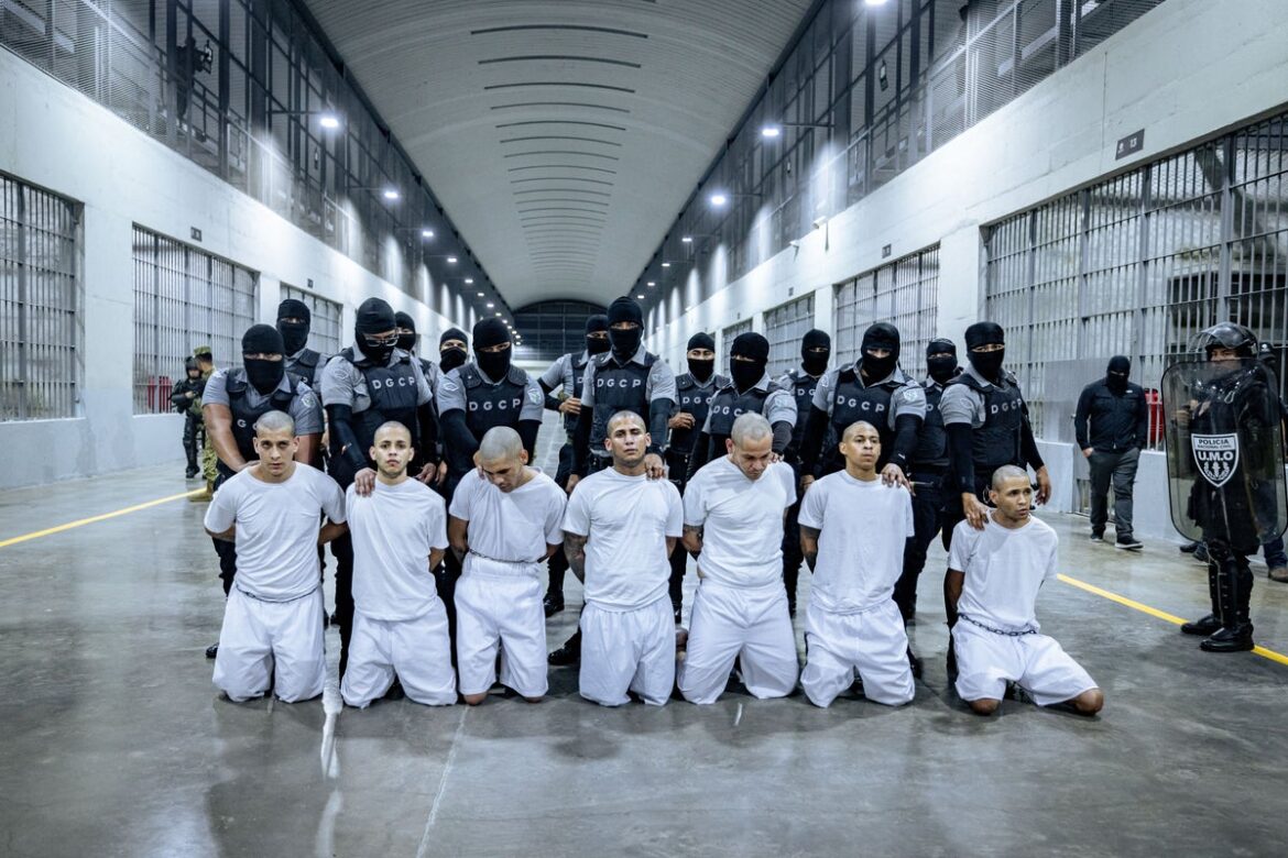 FILES-EL-SALVADOR-US-VENEZUELA-JUSTICE-RIGHTS-b08izhpp.jpeg